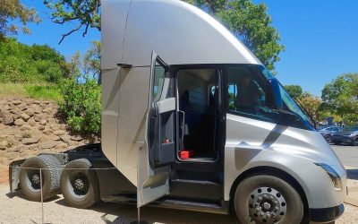 Tesla Semi electric truck to have up to 621 miles of range, says Elon Musk